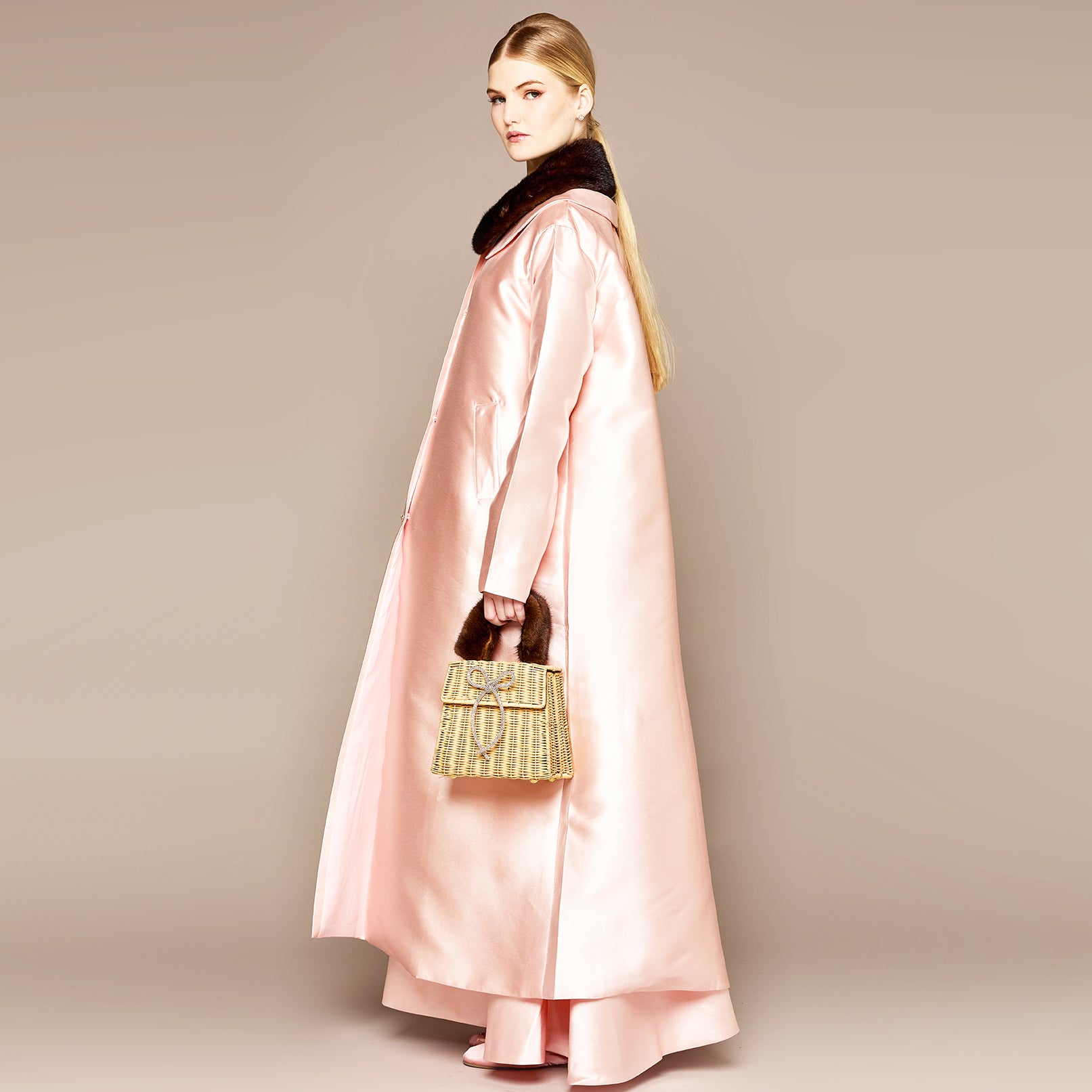 MME.MINK OPERA ENSEMBLE - BARELY PINK