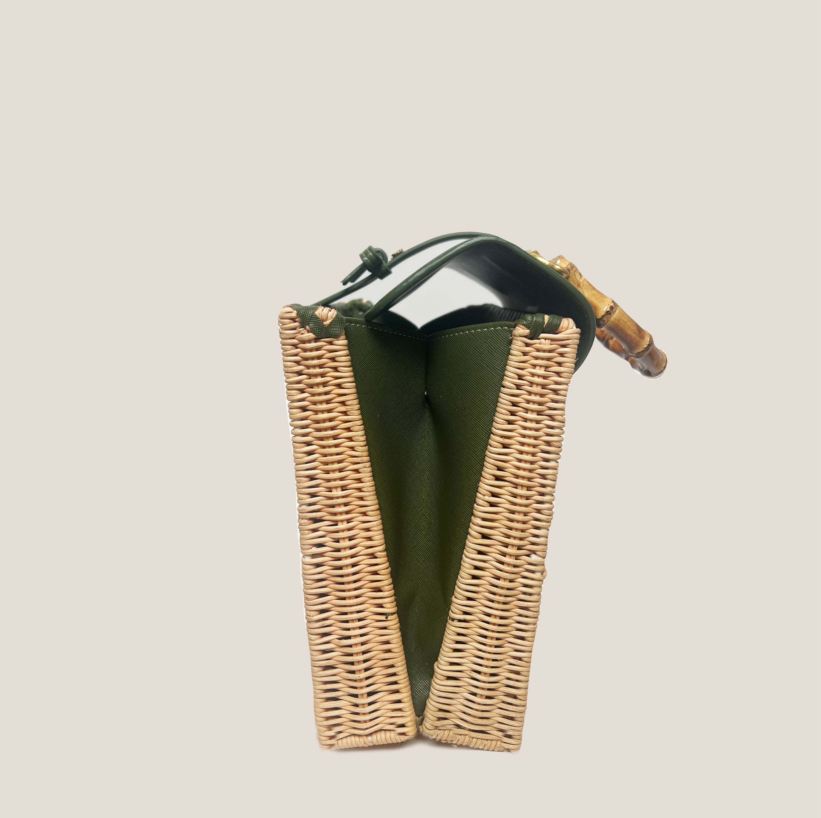 MISS ONASSIS BASKET - MOSS*