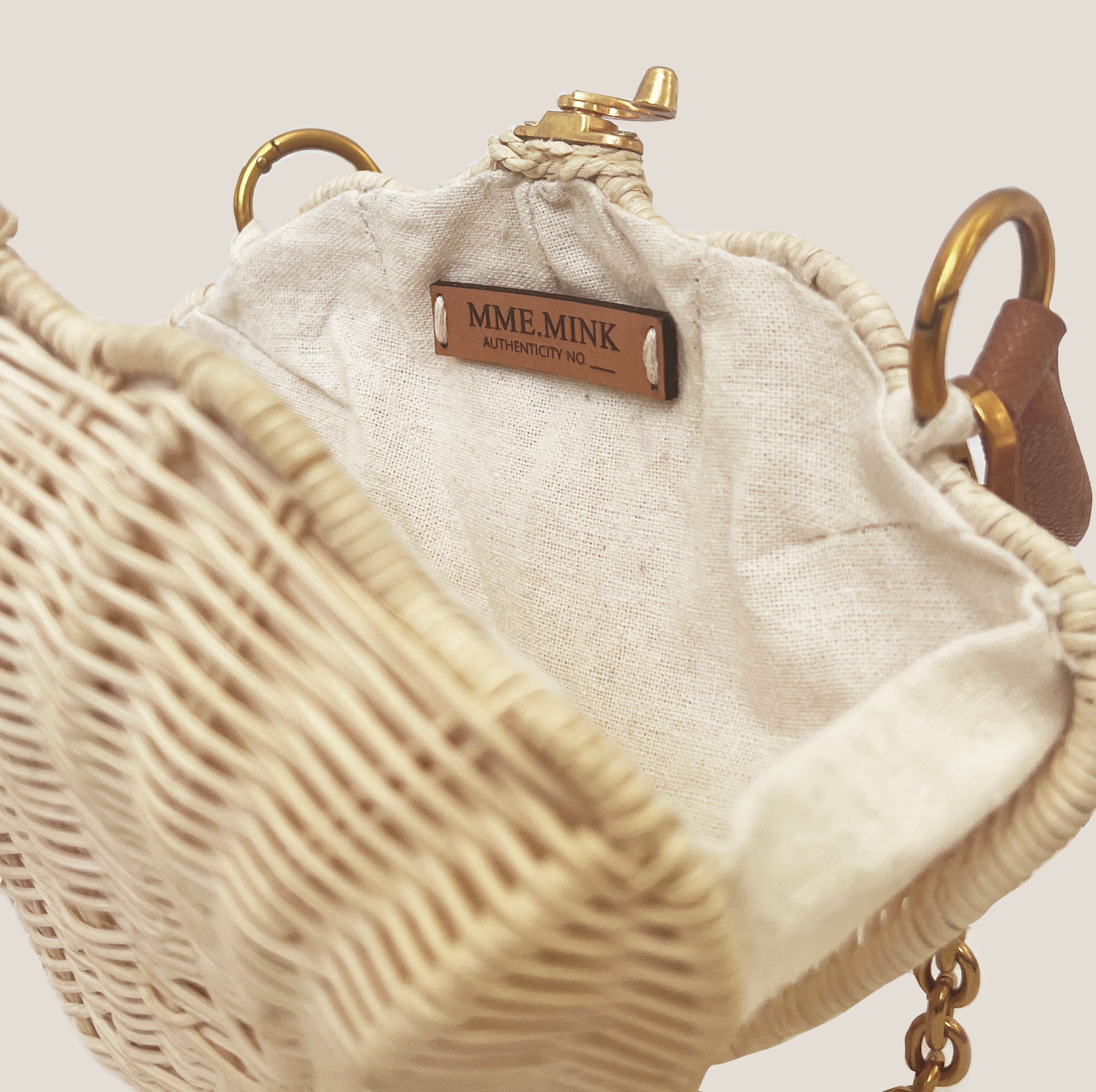 MME.MINK SHELL Clutch - CORNFLOWER