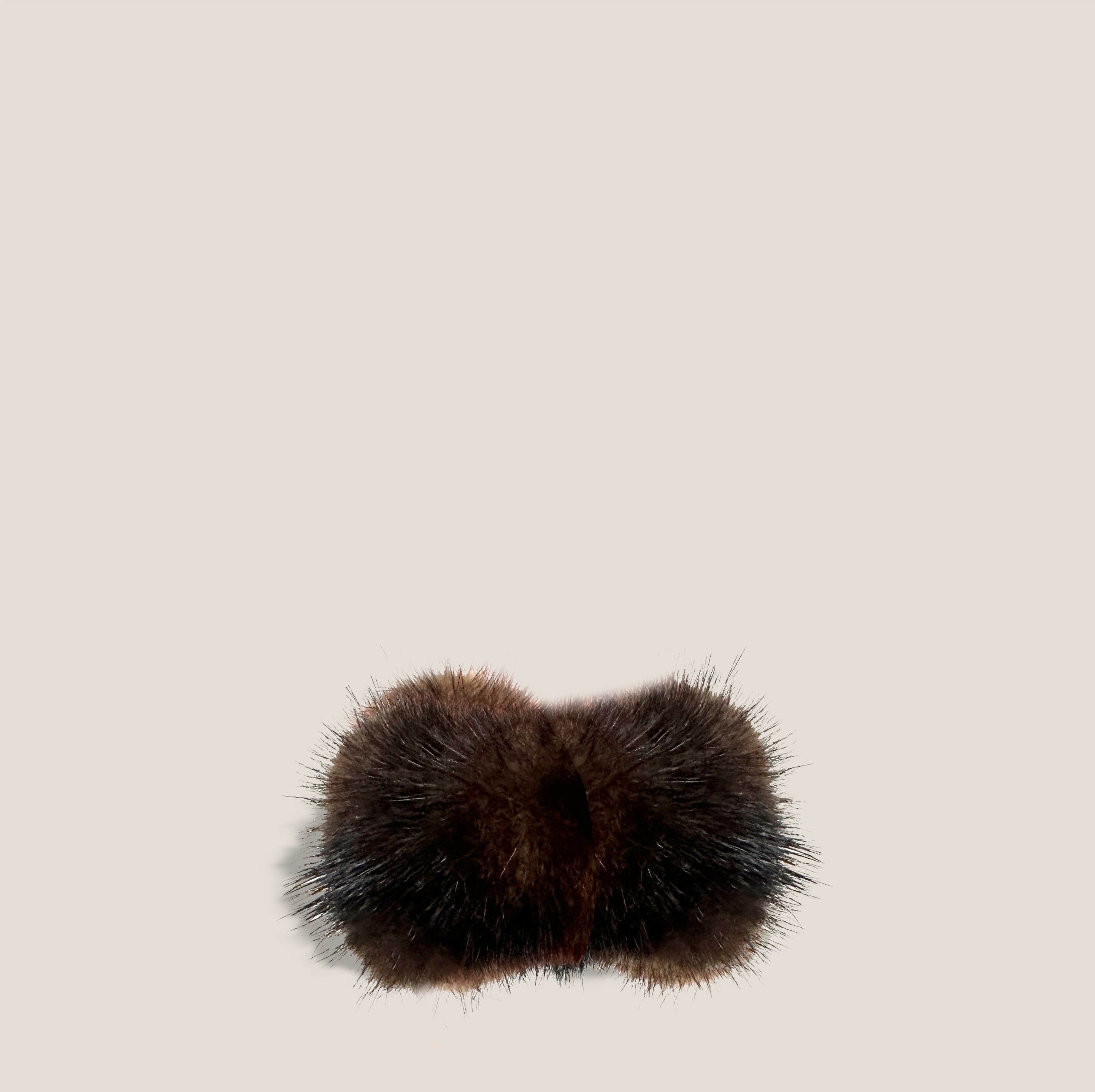 MME.MINKY BOW CLIP - MINK SABLE