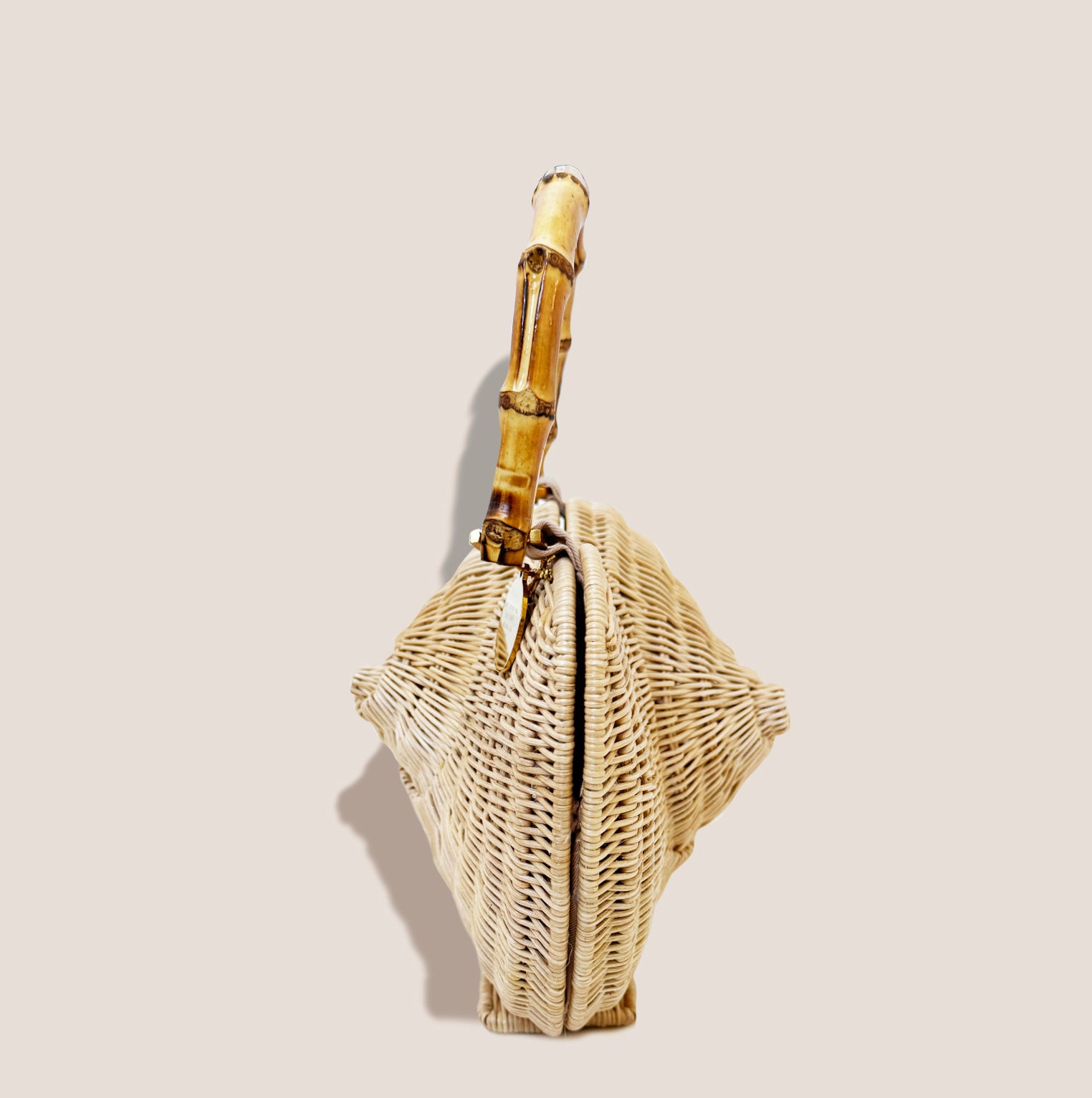 MME.CONCH SHELL Clutch