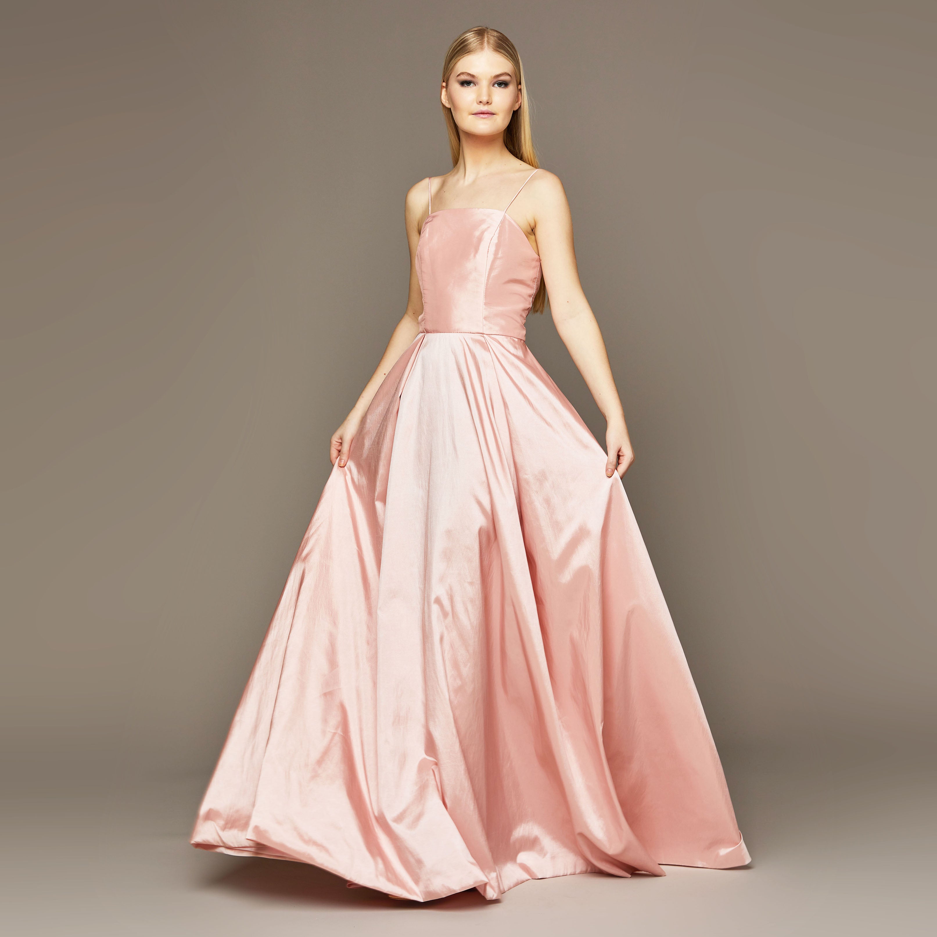MME. Gwyneth Garden Dress - BARELY PINK