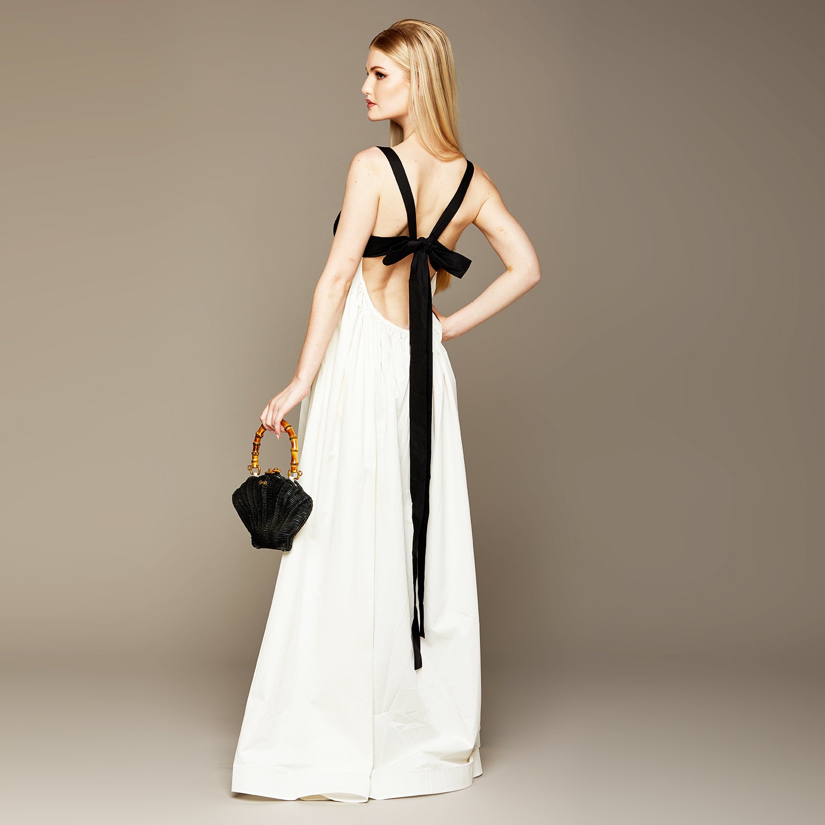 MME.MINK SHELL Clutch  - NOIR