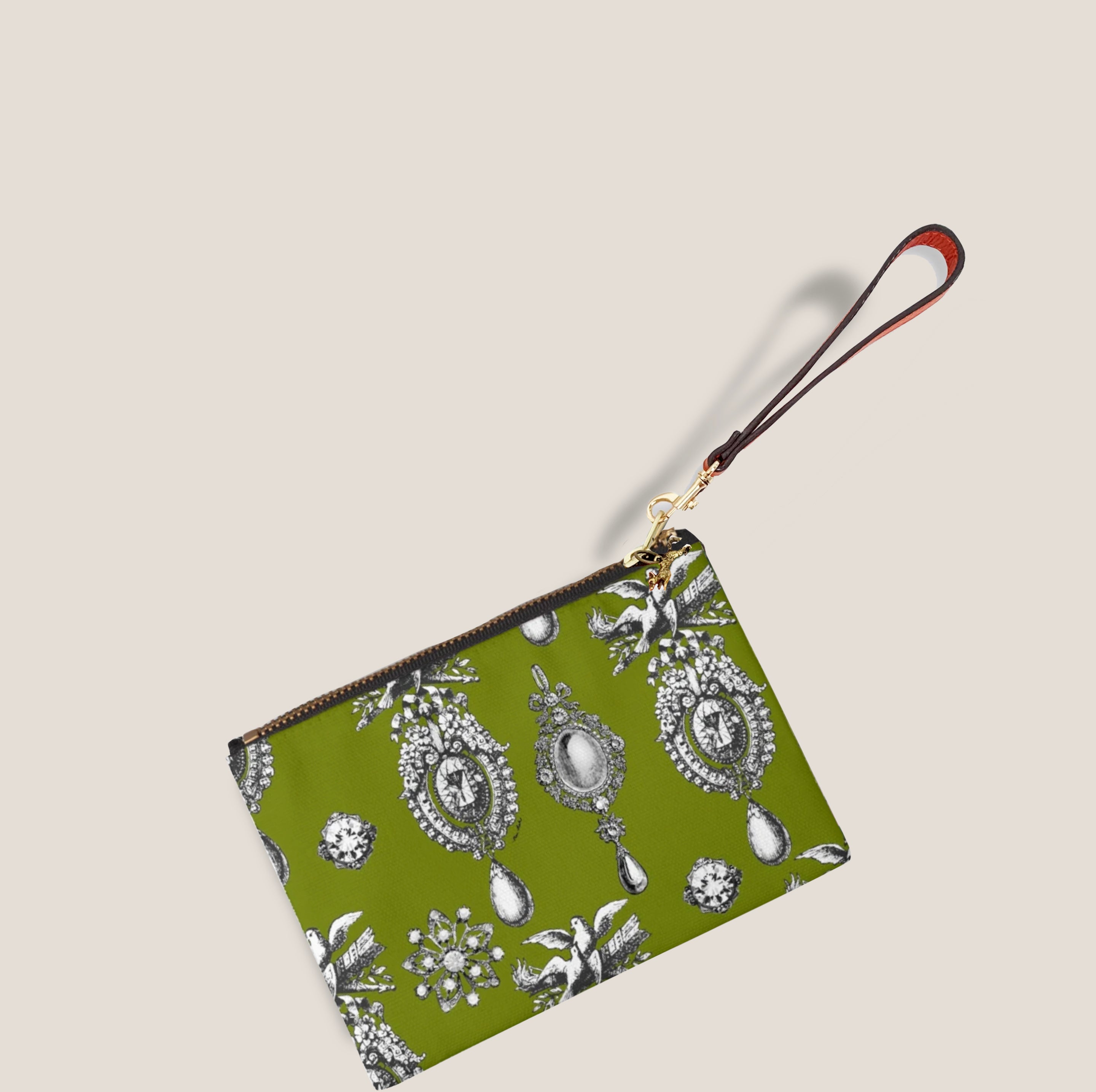 MME. BROOCH POUCHETTE