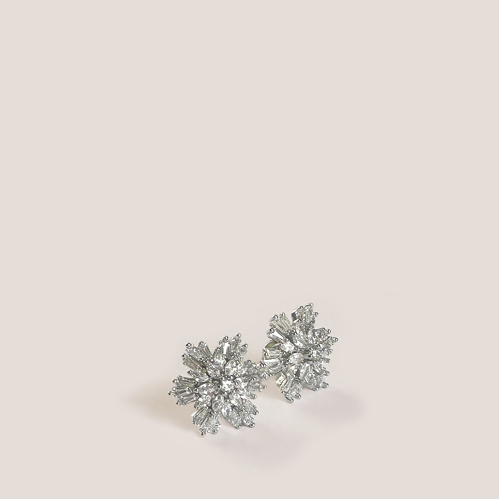 MME.MINK SNOWFLAKE Earrings