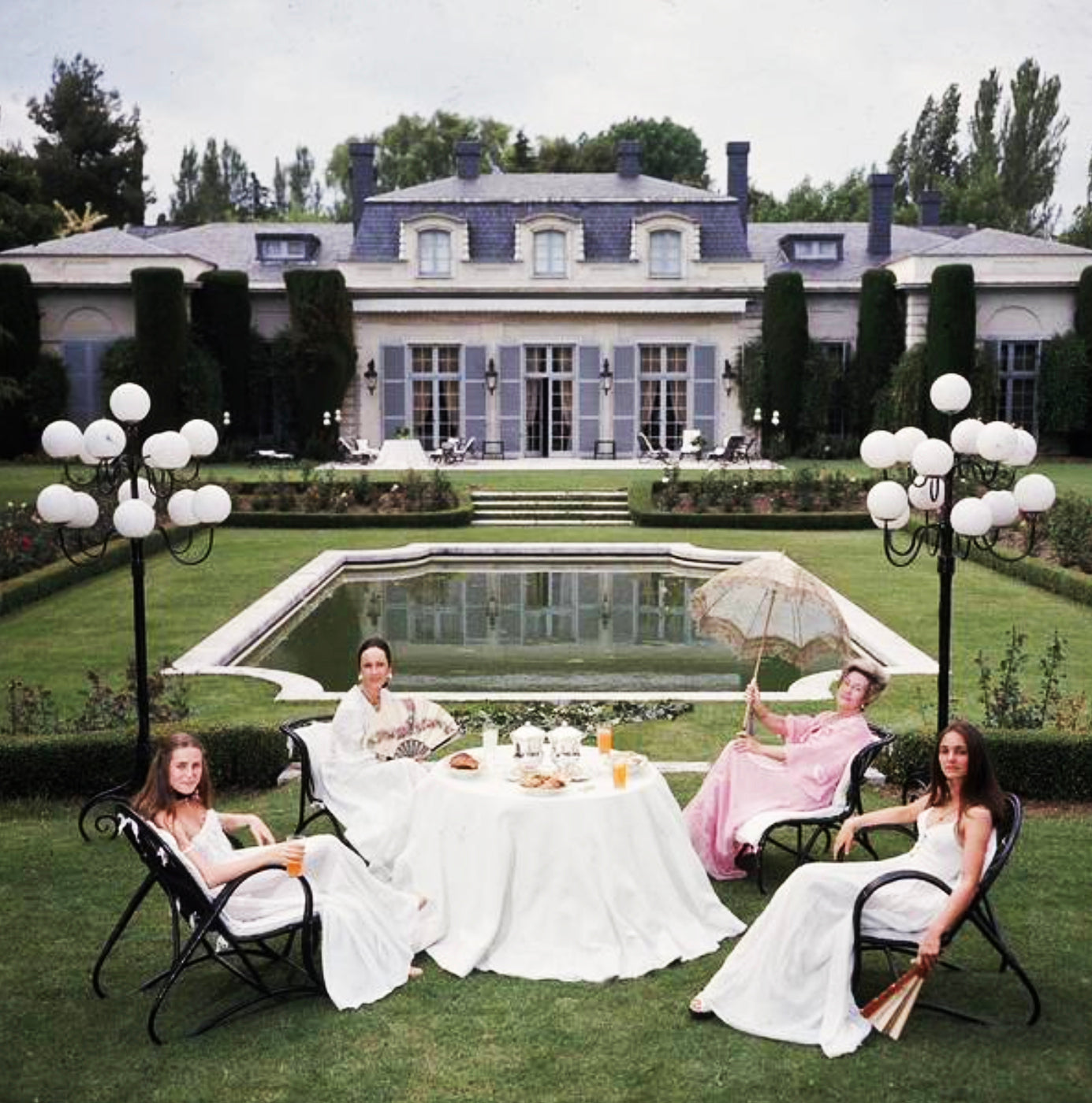 MME. BRUNCH TOTE TEE - NUDE